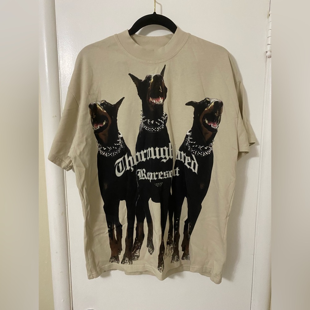 EUC Represent thoroughbreds doberman dog trio beige Tshirt size small